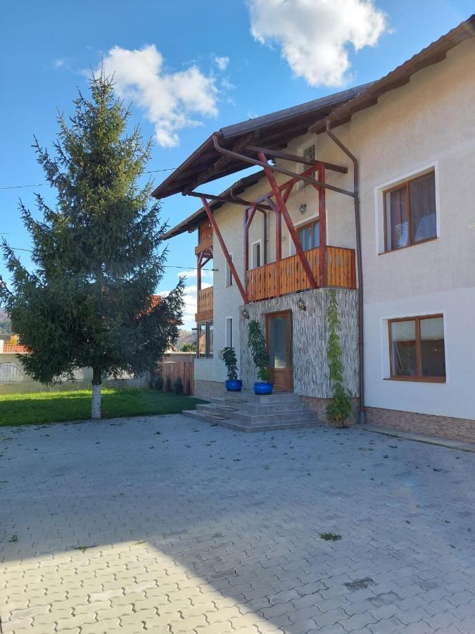 Pensiunea Vera Rîşnov Εξωτερικό φωτογραφία